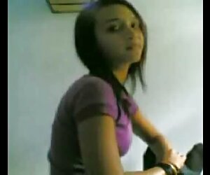 Một người đàn ông set thu moi nhảy một ngôi sao khiêu dâm trong phòng tắm