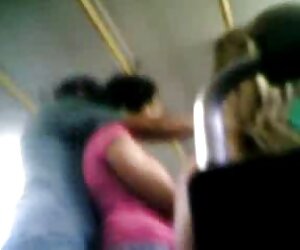 Các em chạm nhẹ nhàng vuốt phim sex vo chong moi cuoi ve em bé trên giường