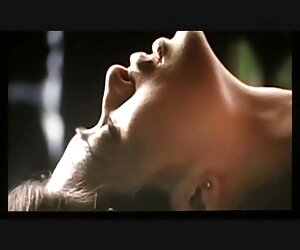Hai già rửa sex gai xinh moi lon trong nhà tắm, sau đó vuốt ve chúng với bọt trên tay của họ