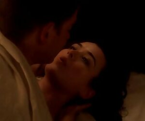 Khéo léo khiêu khích cô gái mặc váy ngắn cho cô phim sex pha trinh con gai moi lon ấy