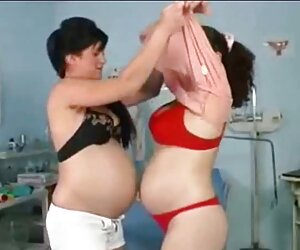 Cô gái séc rên rỉ lớn tiếng gai moi lon dam máy bitch