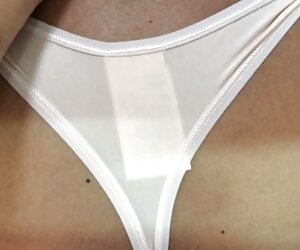 Một cô gái trẻ tóc vàng quý phim sex moi moi ngay ông trên ban công
