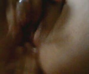 Các cô gái có một bồn dit con gai moi lon tắm nóng