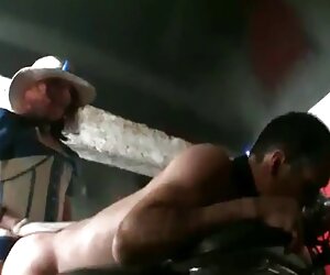 Một da đen, một người đàn ông trong tình yêu video sex mới với một cô gái tóc vàng