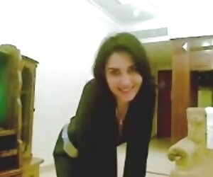 Trẻ con điếm chúc mừng sex moi v người bạn của cô trong dịp này