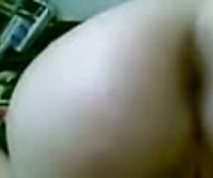 Chỉ xinh đẹp, cô gái sexxmoi già tay nóng